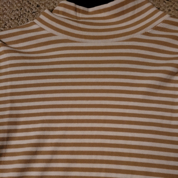 Beige & White Gap Turtleneck - Picture 3 of 5